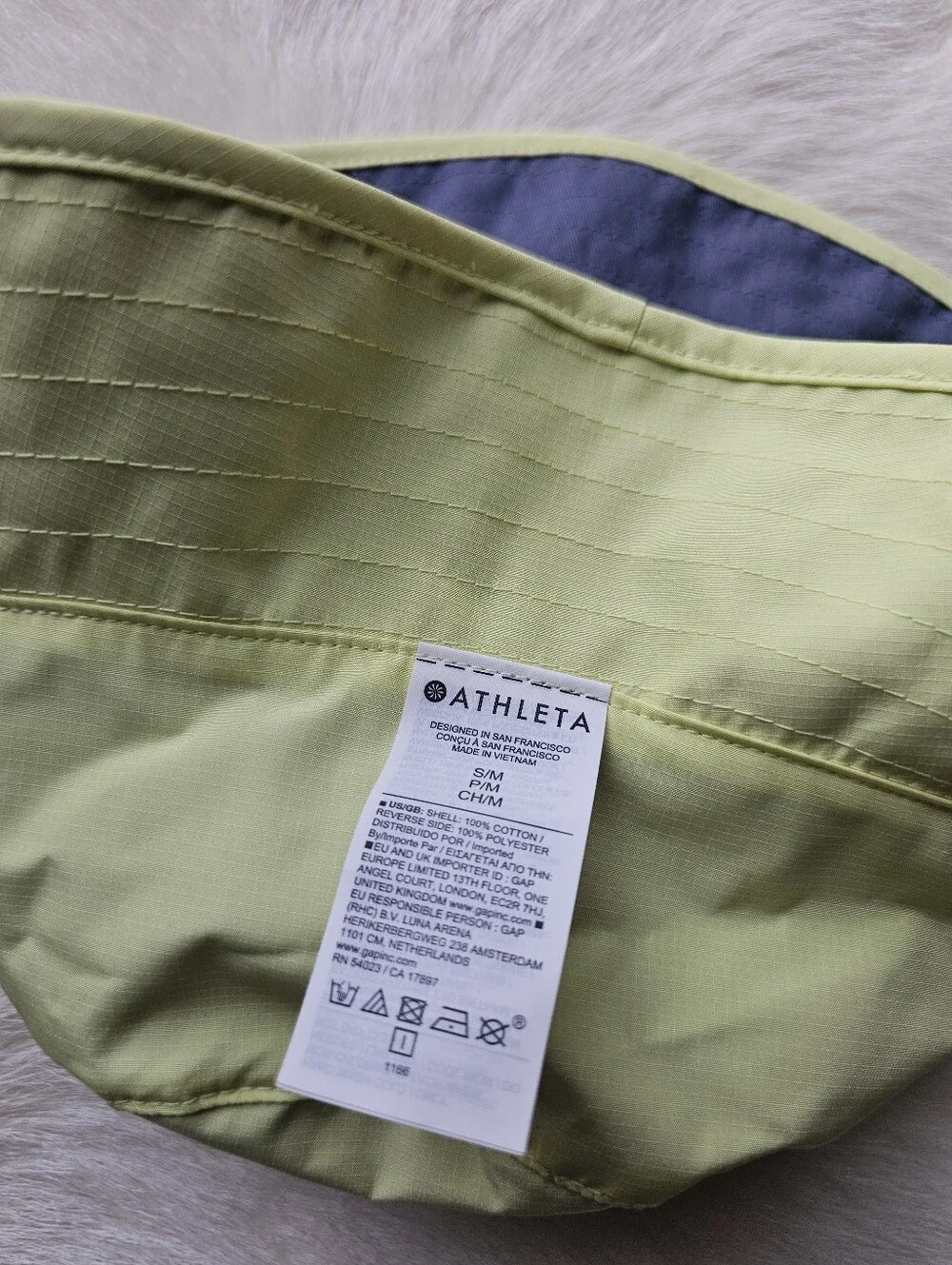 NWT Athleta Reversible Coasting Bucket Hat With FREE Socks